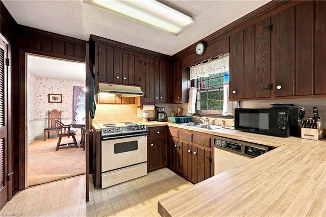 8791 Desmond Drive, Lewisville, NC 27023