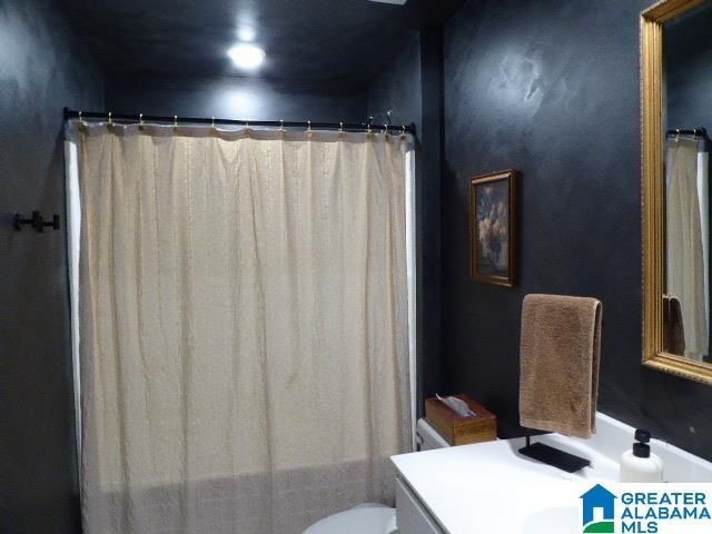 6998 SOUTHERN TRACE LOOP, Leeds, AL 35094