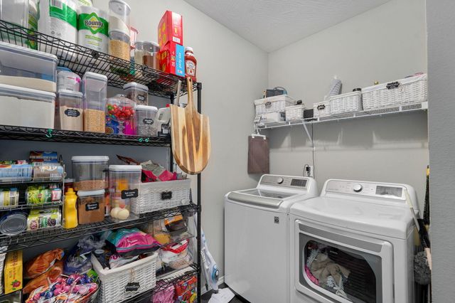 3031 N Albertha Avenue, Springfield, MO 65803