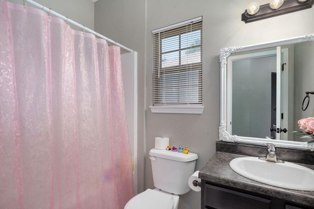 3031 N Albertha Avenue, Springfield, MO 65803