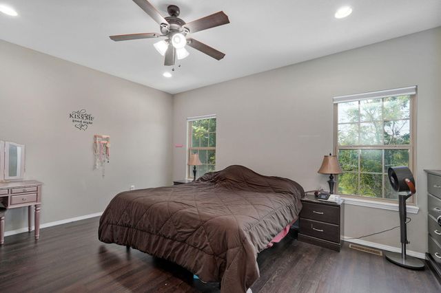3031 N Albertha Avenue, Springfield, MO 65803