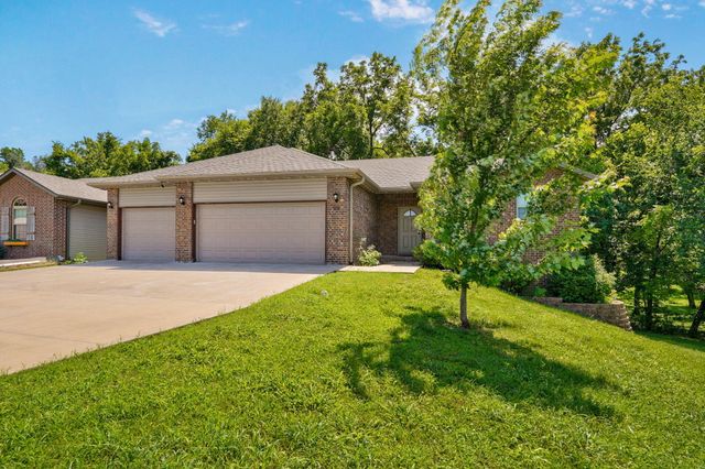 3031 N Albertha Avenue, Springfield, MO 65803