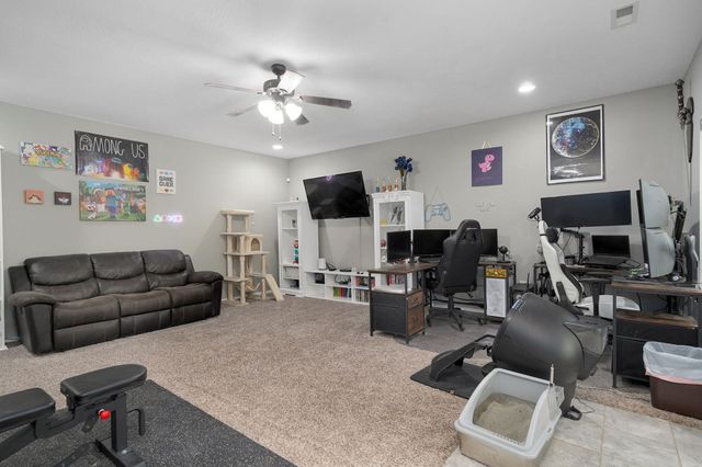 3031 N Albertha Avenue, Springfield, MO 65803