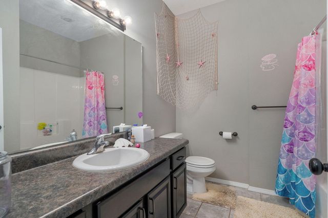 3031 N Albertha Avenue, Springfield, MO 65803