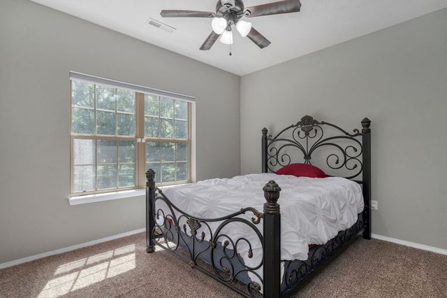 3031 N Albertha Avenue, Springfield, MO 65803