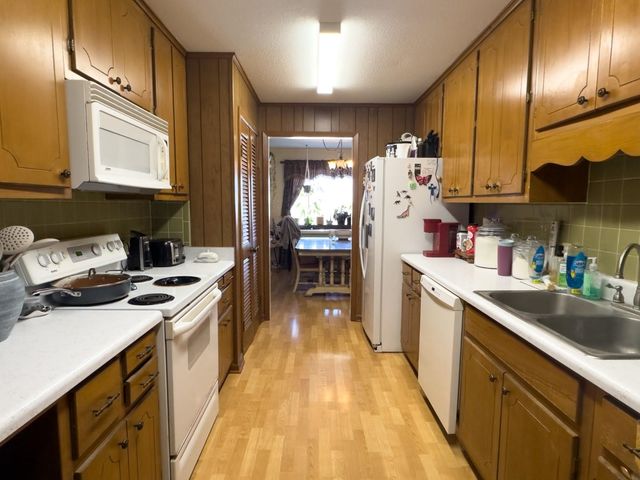 57 Powhatan Drive, Cherokee Village, AR 72529