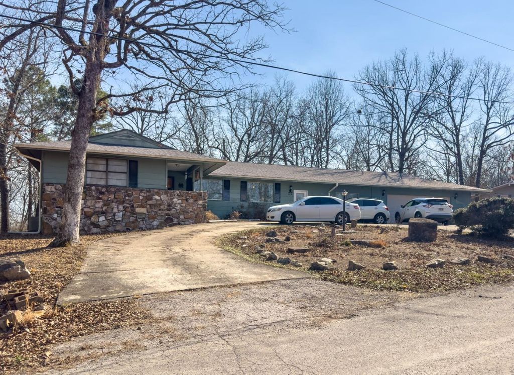 57 Powhatan Drive, Cherokee Village, AR 72529