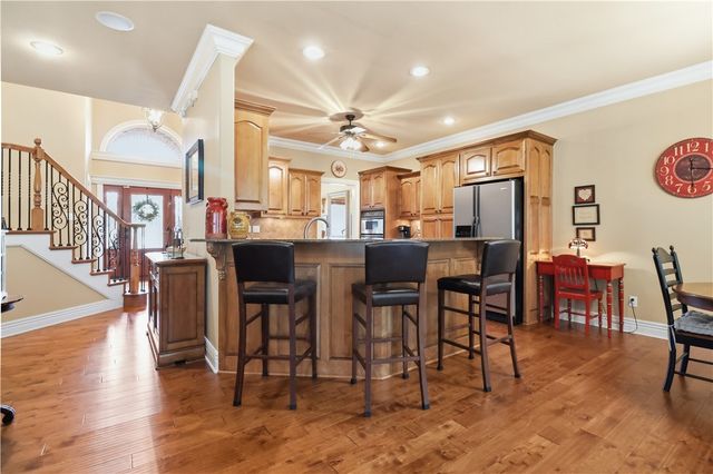 2468 N Covington Park Boulevard, Fayetteville, AR 72703