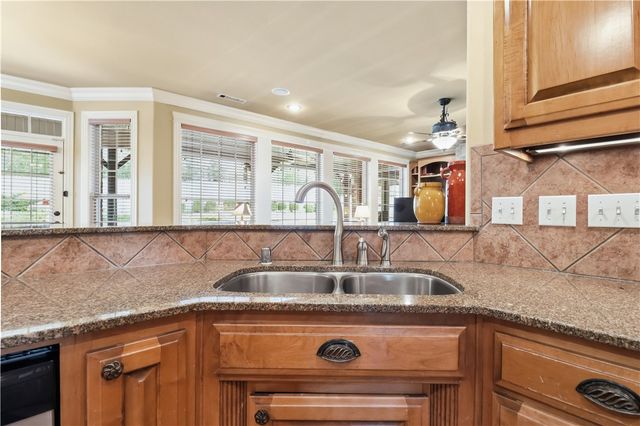 2468 N Covington Park Boulevard, Fayetteville, AR 72703