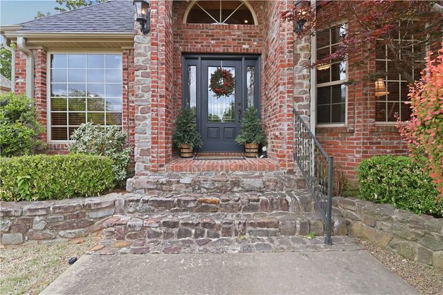 2468 N Covington Park Boulevard, Fayetteville, AR 72703