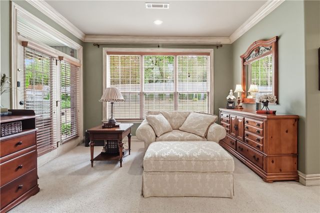 2468 N Covington Park Boulevard, Fayetteville, AR 72703