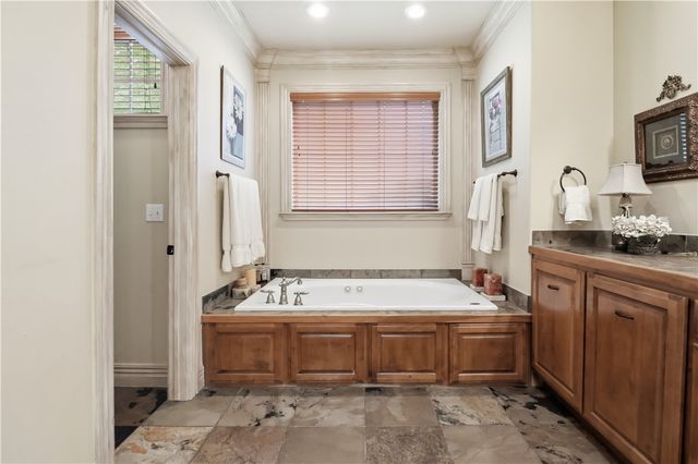 2468 N Covington Park Boulevard, Fayetteville, AR 72703