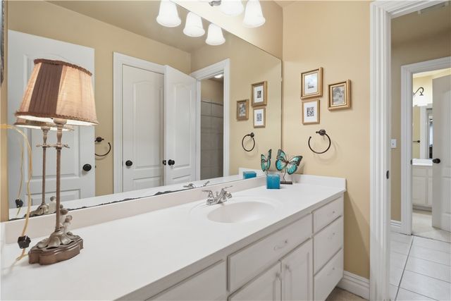 2468 N Covington Park Boulevard, Fayetteville, AR 72703