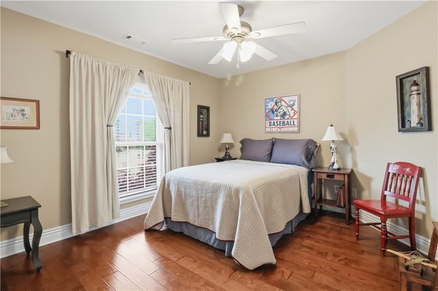2468 N Covington Park Boulevard, Fayetteville, AR 72703