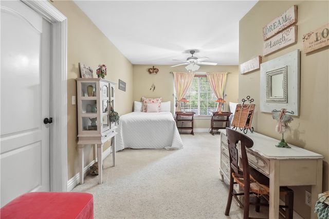 2468 N Covington Park Boulevard, Fayetteville, AR 72703