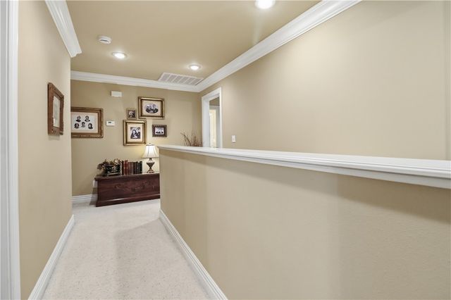 2468 N Covington Park Boulevard, Fayetteville, AR 72703