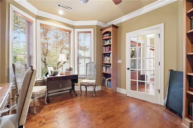 2468 N Covington Park Boulevard, Fayetteville, AR 72703