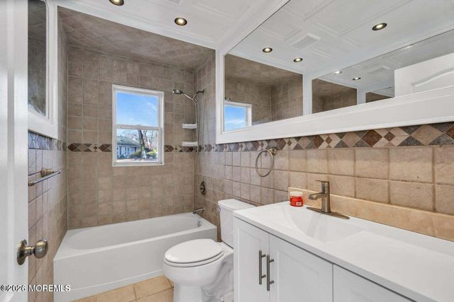 905 Harrison Road, Toms River, NJ 08753