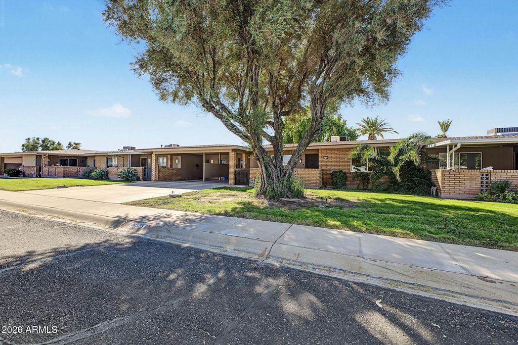 10323 W DEANNE Drive, Sun City, AZ 85351 — photo 2