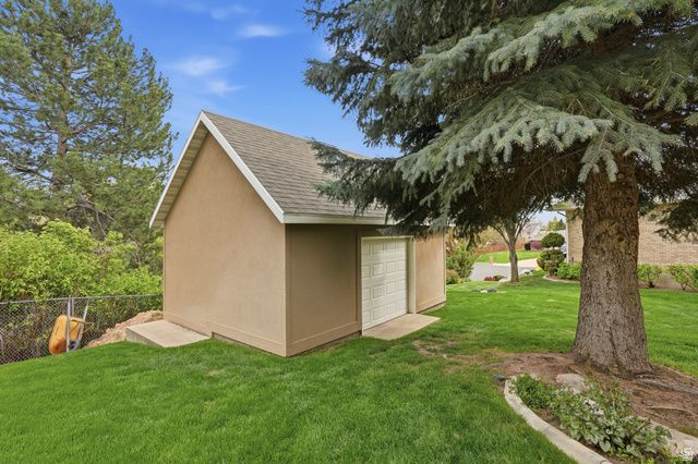 1052 E 5900 S, South Ogden, UT 84405