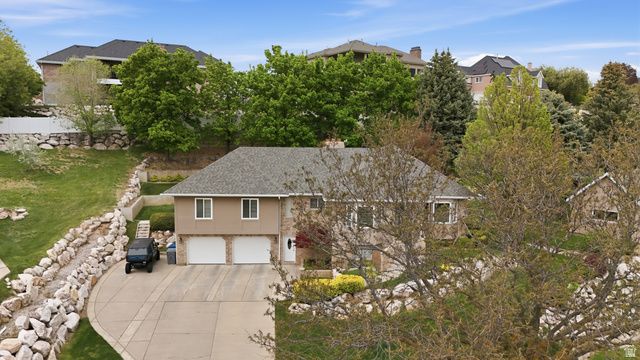 1052 E 5900 S, South Ogden, UT 84405