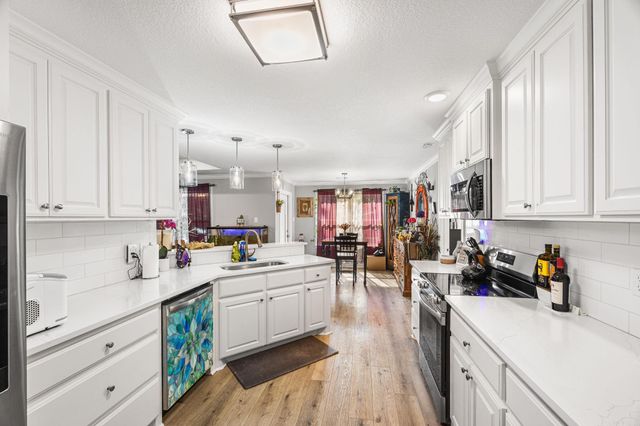 30 Ledrick Circle, Mayflower, AR 72106