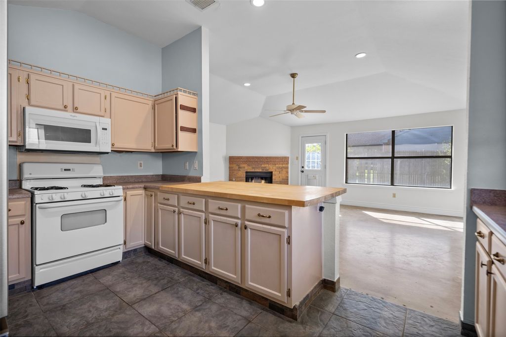 5213 Colonial Drive, Flower Mound, TX 75028 — photo 4