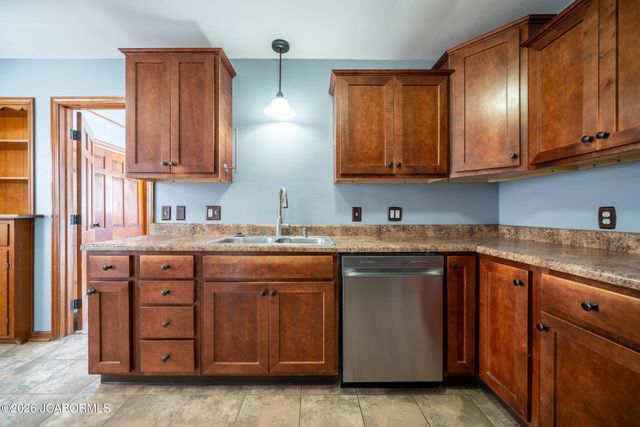 2009 WAYNE AVENUE, Jefferson City, MO 65109