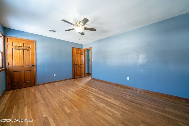 2009 WAYNE AVENUE, Jefferson City, MO 65109