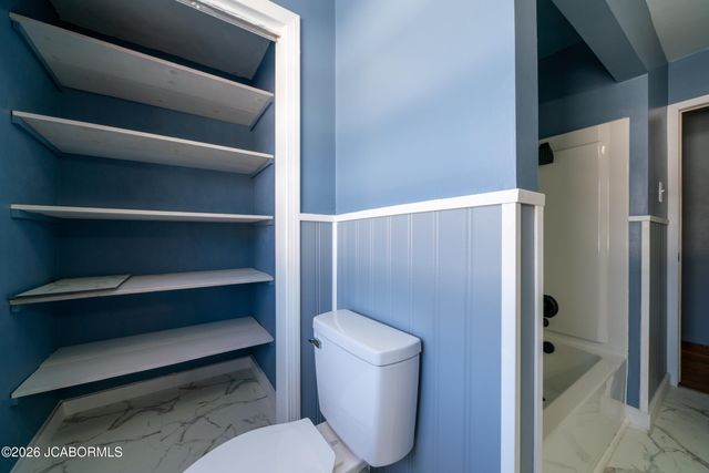 2009 WAYNE AVENUE, Jefferson City, MO 65109