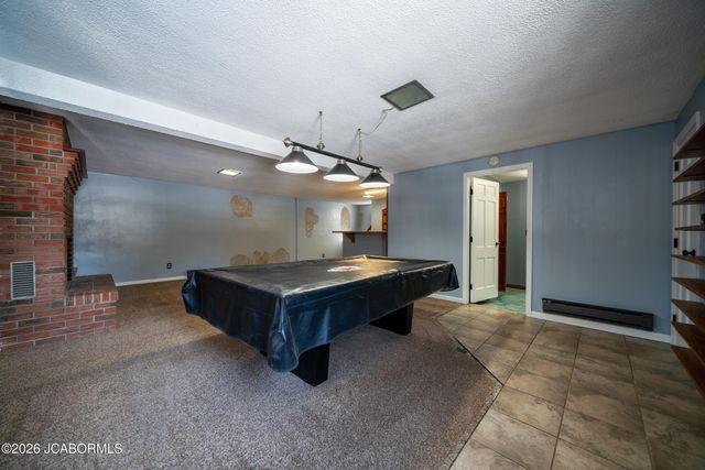 2009 WAYNE AVENUE, Jefferson City, MO 65109