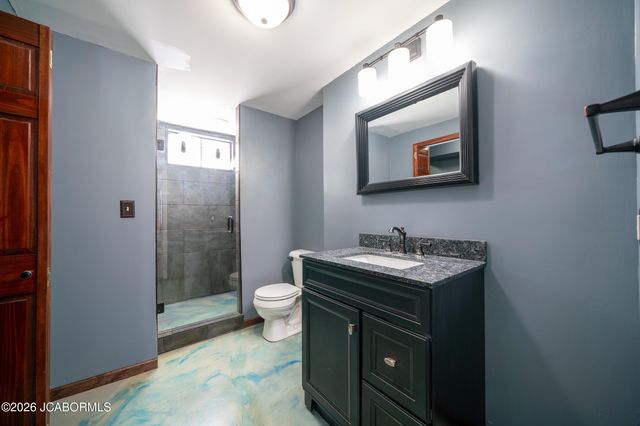 2009 WAYNE AVENUE, Jefferson City, MO 65109