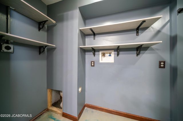 2009 WAYNE AVENUE, Jefferson City, MO 65109