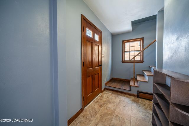 2009 WAYNE AVENUE, Jefferson City, MO 65109