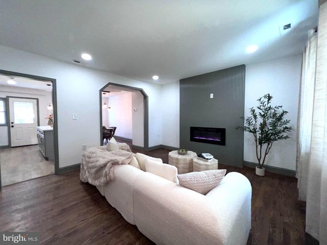 2802 W GARRISON AVE W, Baltimore, MD 21215