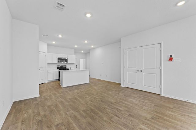 169 Harrison XING A, Kyle, TX 78640