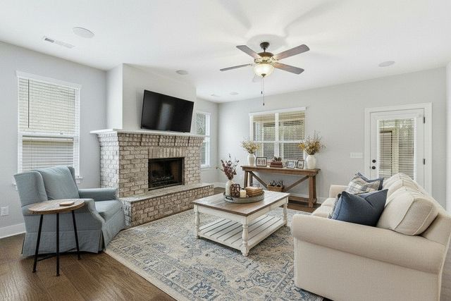 705 Plowson Rd, Mount Juliet, TN 37122