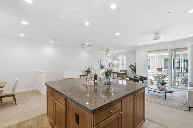 631 True Wind Way 216, Redwood City, CA 94063