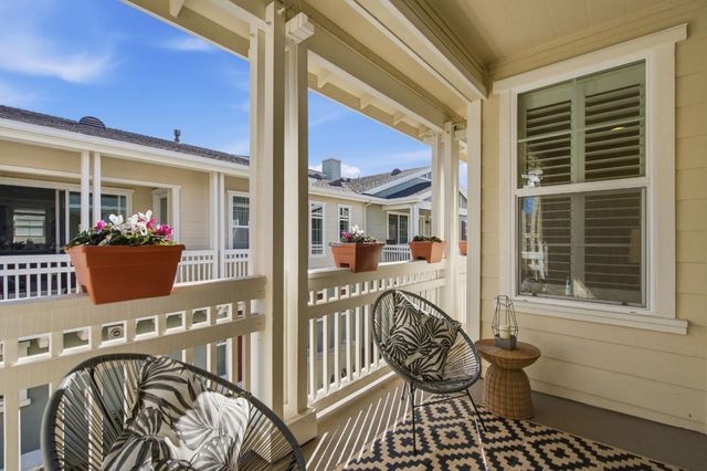 631 True Wind Way 216, Redwood City, CA 94063