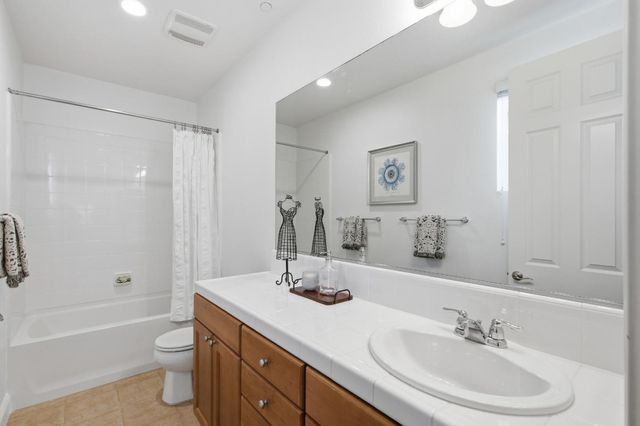 631 True Wind Way 216, Redwood City, CA 94063