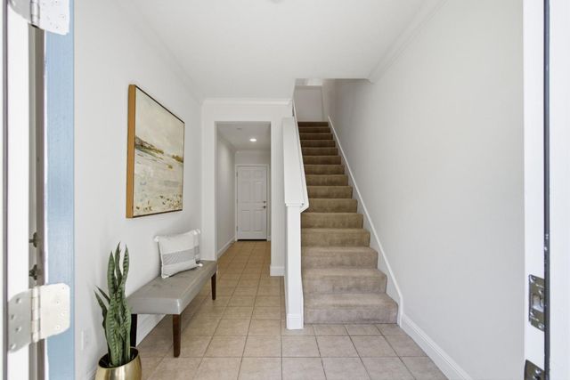 631 True Wind Way 216, Redwood City, CA 94063
