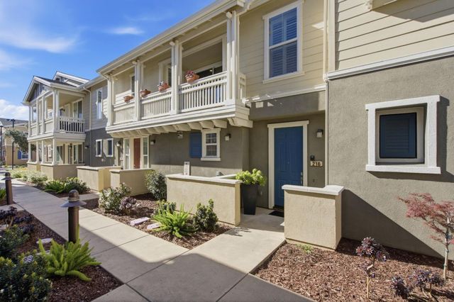 631 True Wind Way 216, Redwood City, CA 94063