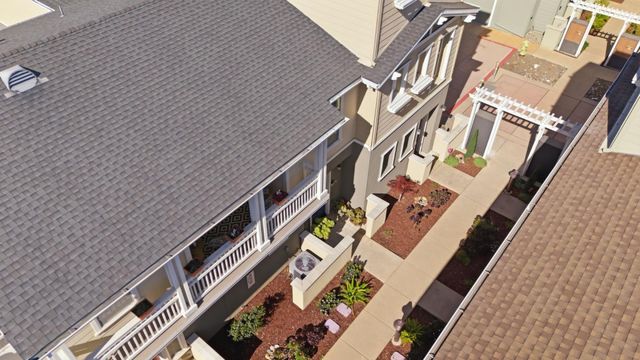 631 True Wind Way 216, Redwood City, CA 94063