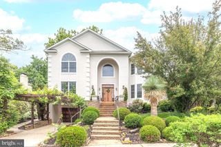 9715 SINGLETON DR, Bethesda, MD 20817