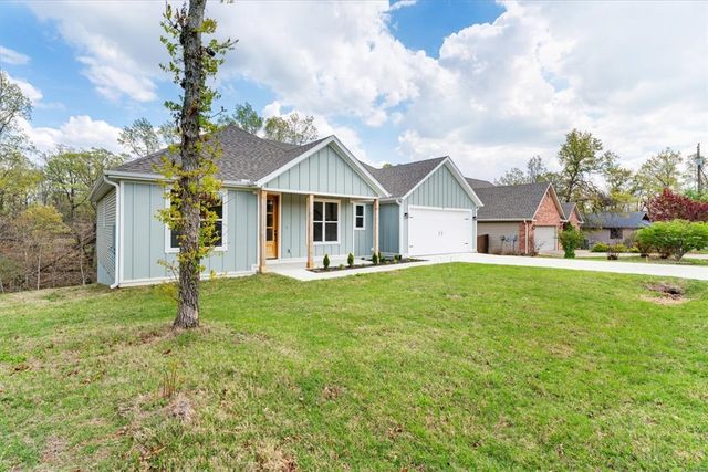 27 Kirkcudbright Lane, Bella Vista, AR 72715