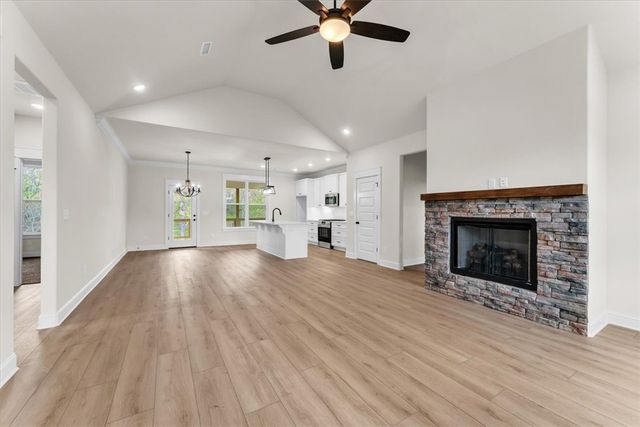 27 Kirkcudbright Lane, Bella Vista, AR 72715