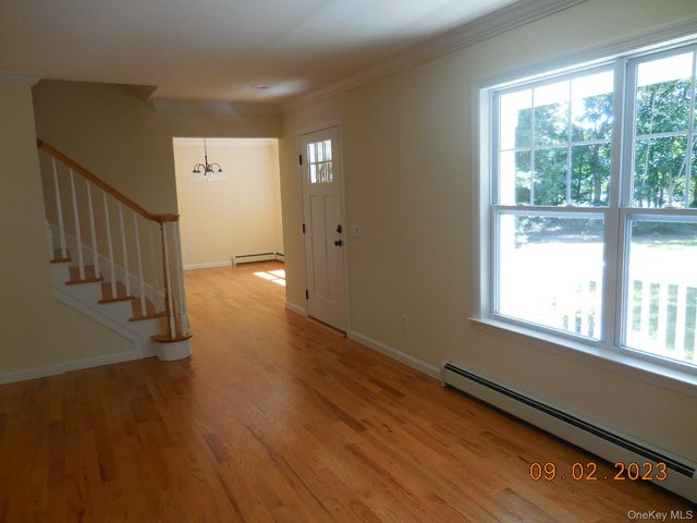 230 Expressway Drive N, Medford, NY 11763