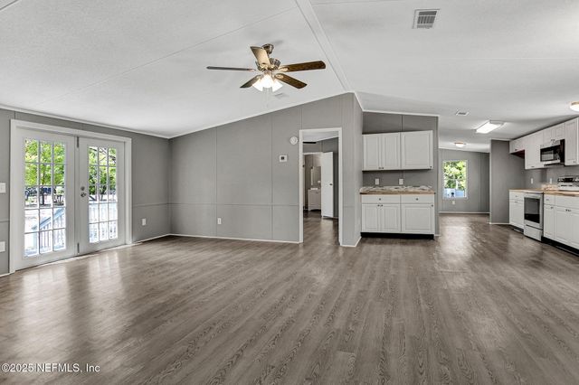 103 ALBANY Court, Satsuma, FL 32189
