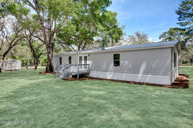 103 ALBANY Court, Satsuma, FL 32189