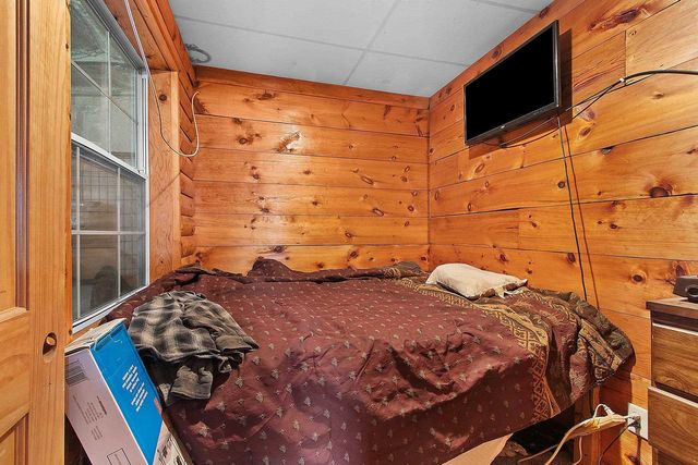 N4890 STATE HIGHWAY 180, Marinette, WI 54153